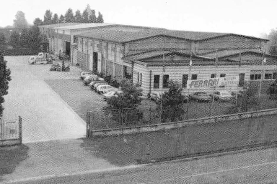 Ferrari-bibus-capannone-aerea-2